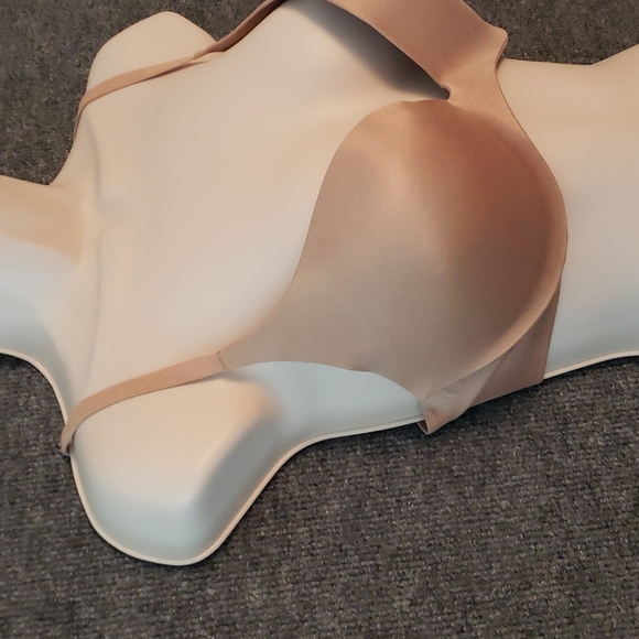 Victoria's Secret Push Up Padded Bra/Beige - Picture 2 of 7